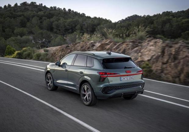Nuova Audi Q3 - vista posteriore