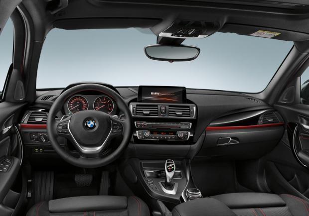 Nuova BMW Serie 1 restyling 2015 Urban Line interni