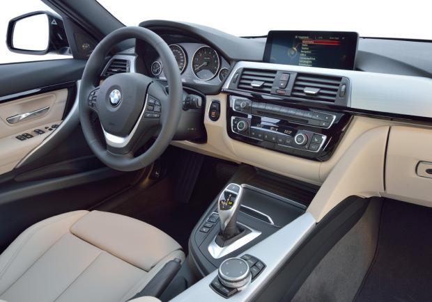 Nuova BMW Serie 3 restyling 2015 interni