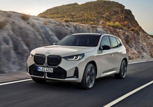 Nuova BMW X3 2024 motori dotazione dimensioni