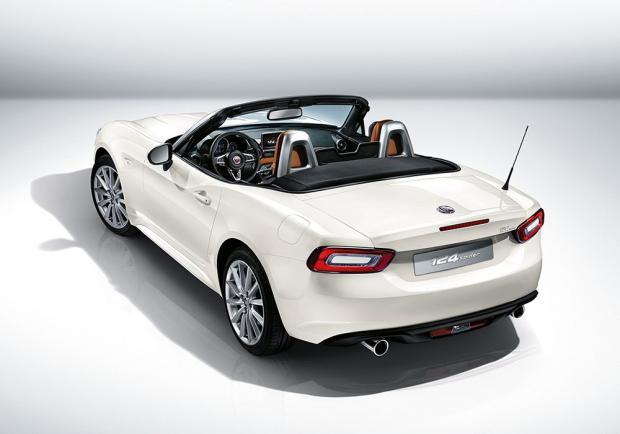 Nuova Fiat 124 Spider tre quarti posteriore