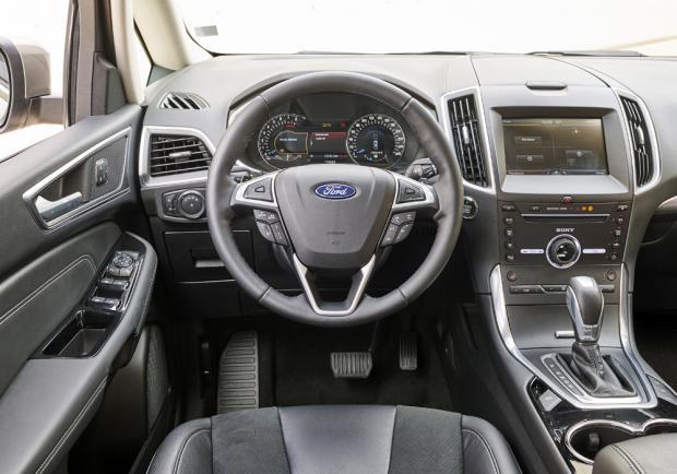 Nuova Ford C-Max7 interni