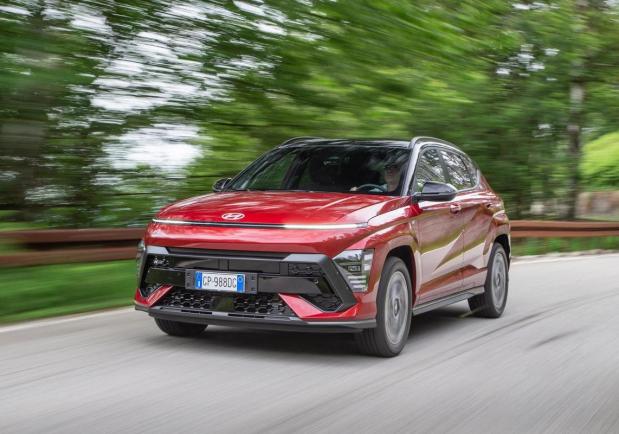 Nuova Hyundai kona 2023 prova su strada 5