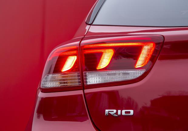 Nuova Kia Rio 9