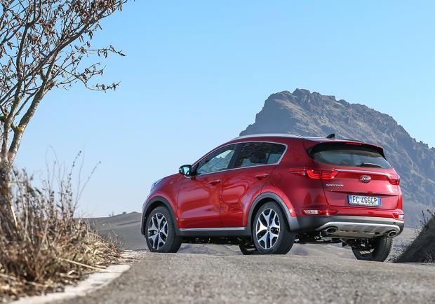 Nuova Kia Sportage tre quarti posteriore