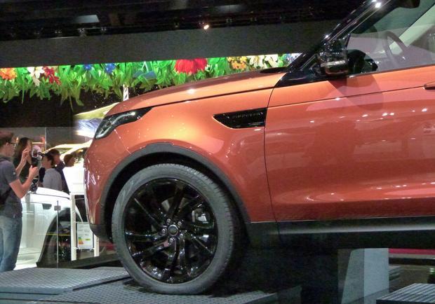 Nuova Land Rover Discovery al Salone di Parigi 2016 5