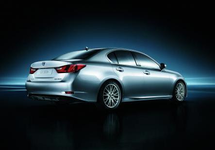 Nuova Lexus GS Hybrid tre quarti posteriore