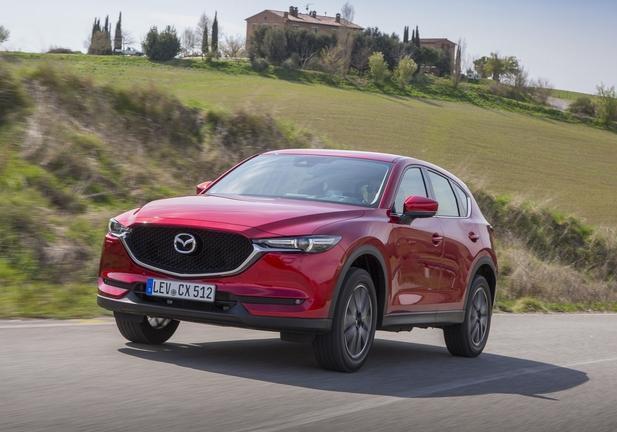 Nuova Mazda CX-5 red tre quarti anteriore