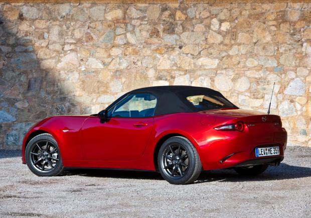 Nuova Mazda MX-5 capote chiusa