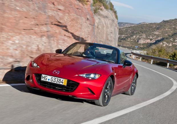 Nuova Mazda MX-5 tre quarti anteriore