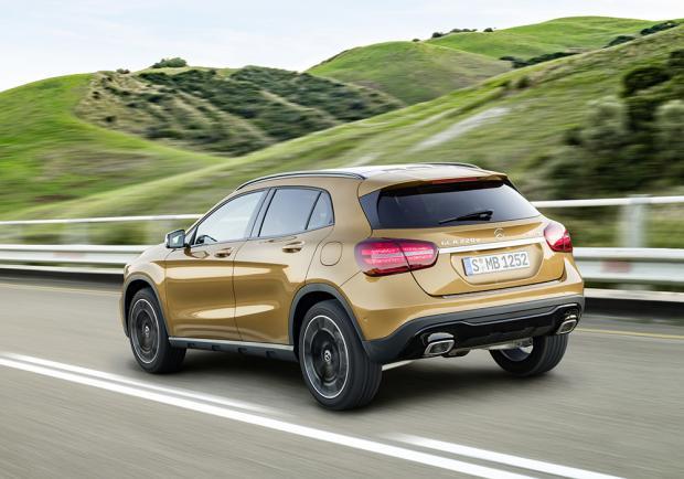 Nuova Mercedes-Benz GLA restyling 2017 4