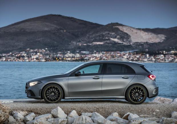 Nuova Mercedes Classe A 2018 profilo