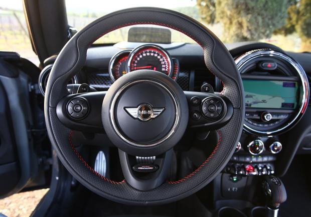 Nuova Mini John Cooper Works 2015 interni