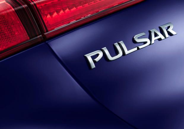 Nuova Nissan Pulsar dettaglio scritta posteriore