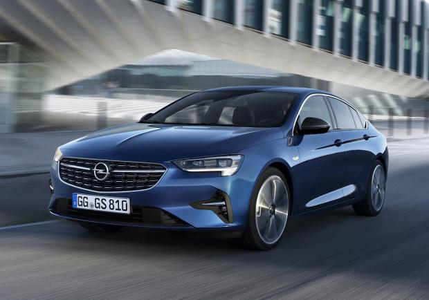 Nuova Opel Insignia, l'anteprima al Salone di Bruxelles 03