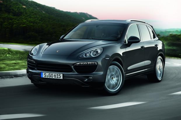 Nuova Porsche Cayenne S Diesel tre quarti anteriore