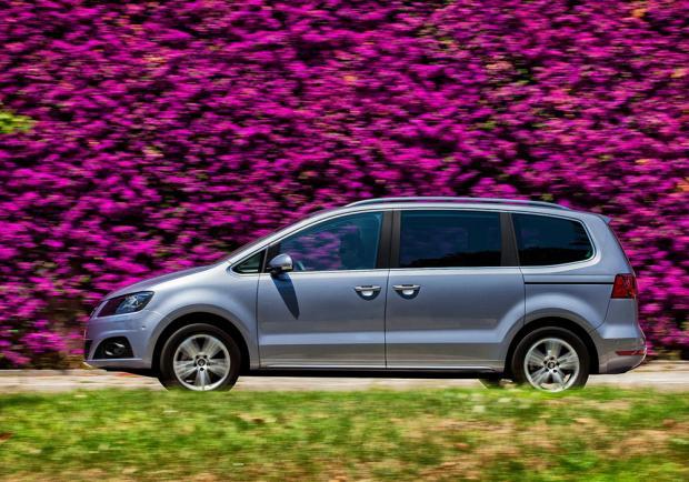 Nuova Seat Alhambra restyling 2015 profilo