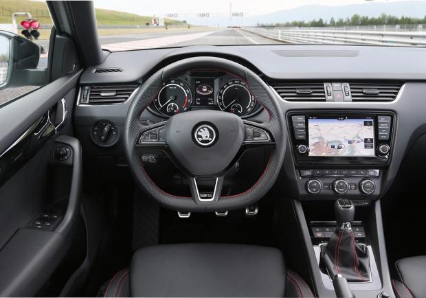 Nuova Skoda Octavia RS 230 interni