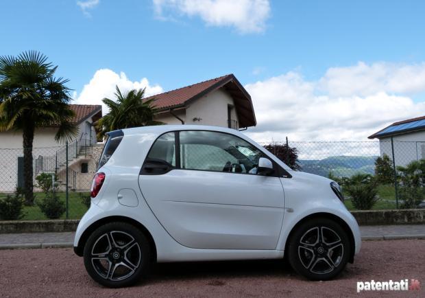 Nuova Smart Fortwo 70 Twinamic profilo