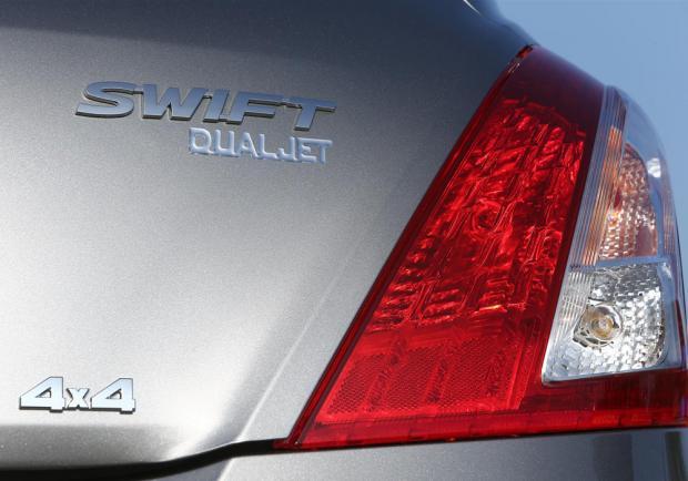 Nuova Suzuki Swift 4x4 DualJet dettaglio scritta modello