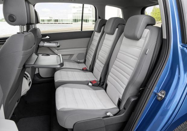 Nuova Volkswagen Touran 2015 sedili posteriori