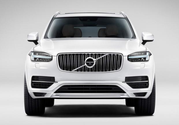 Nuova Volvo XC90 anteriore