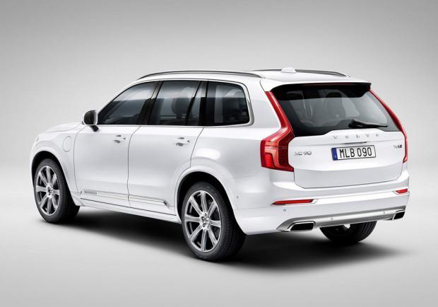 Nuova Volvo XC90 tre quarti posteriore