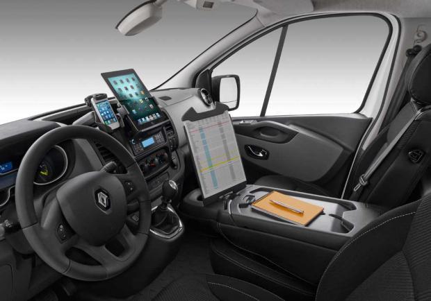 Nuovo Renault Trafic supporto per smartphone e tablet