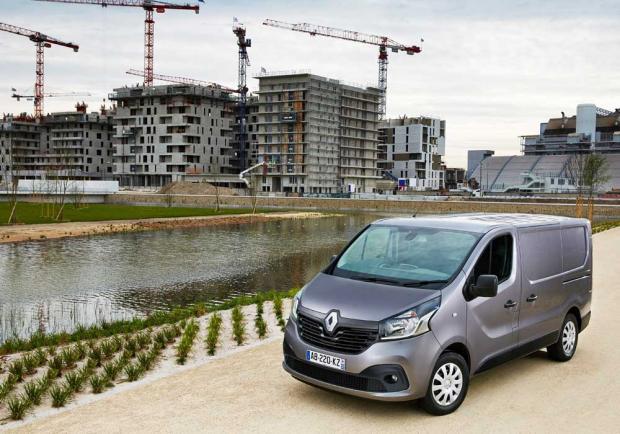 Nuovo Renault Trafic tre quarti anteriore lato sinistro