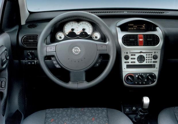 Opel Corsa C - cruscotto