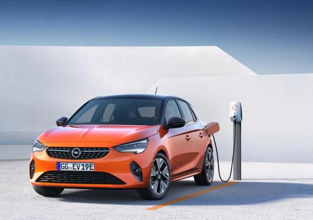 Opel corsa elettrica leasing
