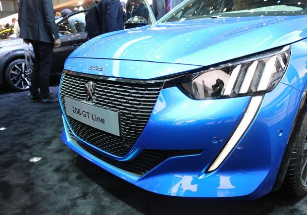 Peugeot 208, a Ginevra c'è anche la nuova e-208 03