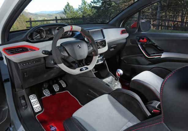 Peugeot 208 GTi/Nove INTERNI