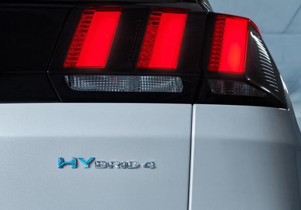 Peugeot 3008 GT Hybrid4, la Suv più potente del Leone 03