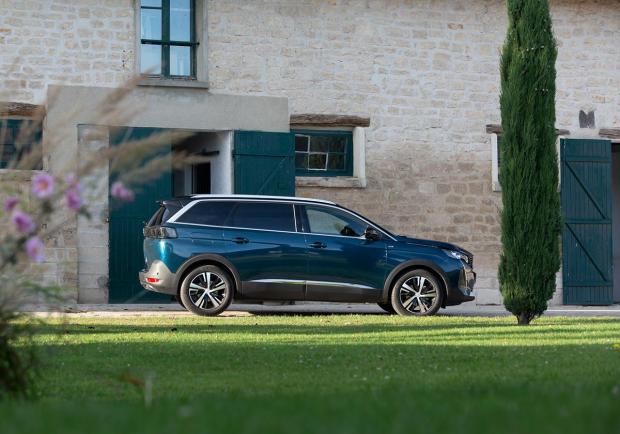 Peugeot 5008 BlueHDi 130 GT EAT8 foto