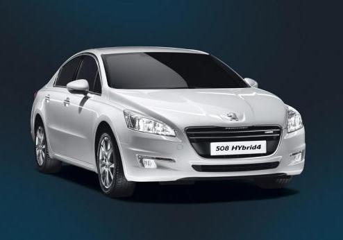 Peugeot 508 HYbrid4 tre quarti anteriore lato destro