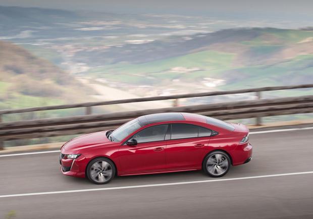 Peugeot 508, continua la rivoluzione dell?idea di berlina 03