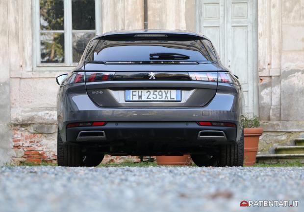 Peugeot 508 SW 1.5 BlueHDi 130 EAT8 posteriore