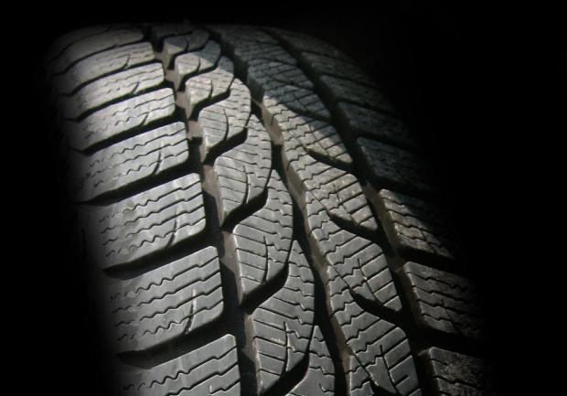 Pneumatici lisci sicurezza stradale