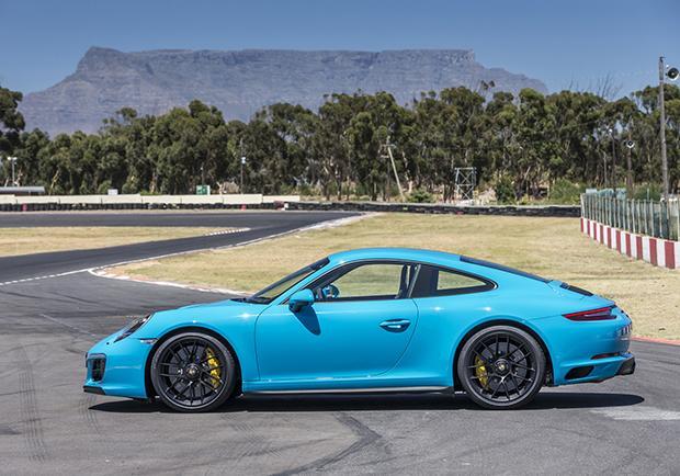 Porsche 911 Carrera GTS 5