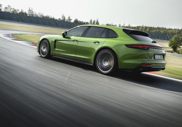 Porsche, GTS e GTS Sport Turismo per la Panamera 05