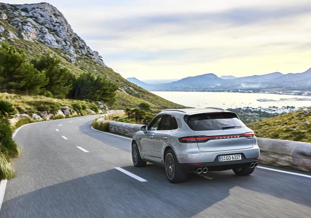 Porsche Macan S, al debutto con il nuovo V6 turbo 02