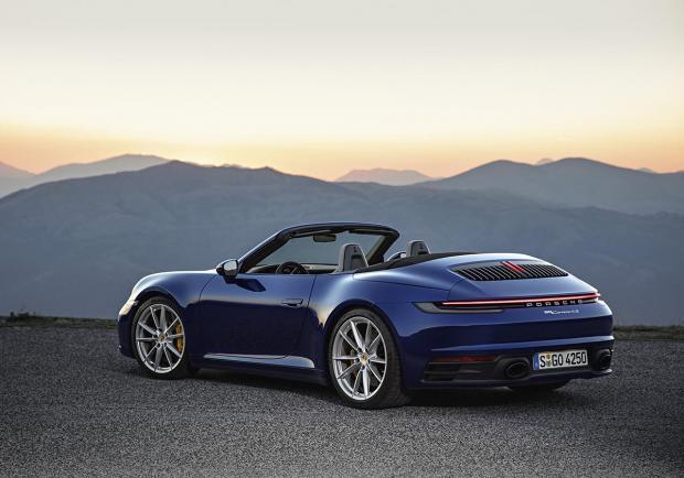 Porsche, nuova 911 Cabriolet 03