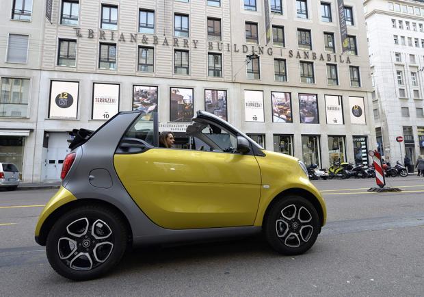 Primo contatto nuova Smart Fortwo Cabrio laterale