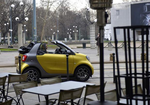 Primo contatto nuova Smart Fortwo Cabrio profilo