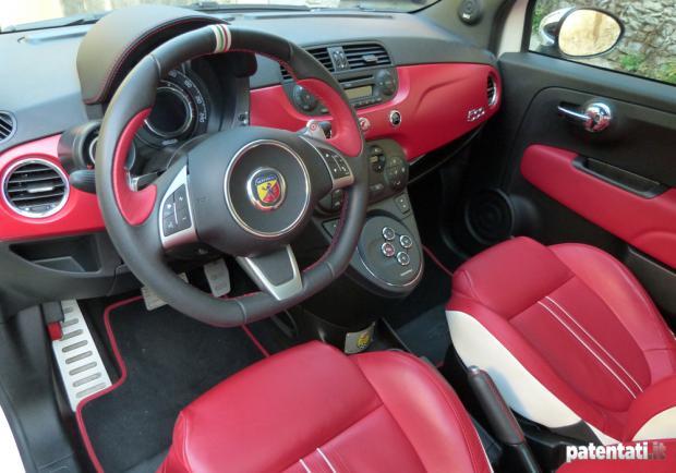 Prova Abarth 595 50° Anniversario interni