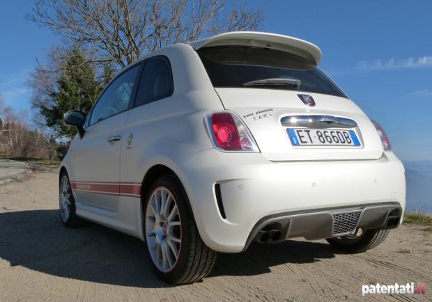 Prova Abarth 595 50° Anniversario tre quarti posteriore