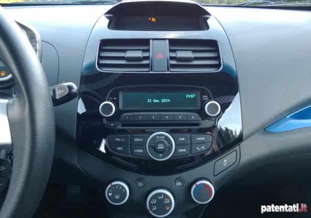 Prova Chevrolet Spark consolle centrale