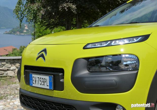 Prova Citroen C4 Cactus 1.6 BlueHDi 100 dettaglio anteriore