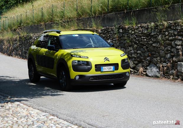 Prova Citroen C4 Cactus 1.6 BlueHDi 100 tre quarti anteriore